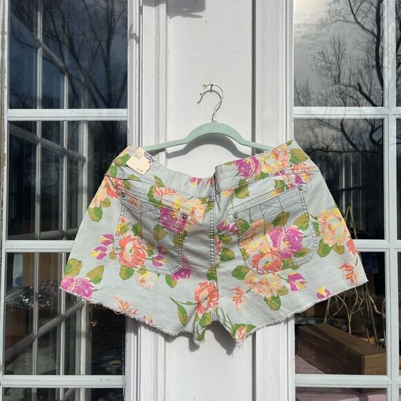 Anthropologie Pilcro Wanderer Floral 5 Pocket Denim Shorts NWT - Picture 4 of 8